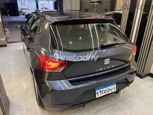 سيات ابيزا 2021 رمادي مستعملة للبيع - 5
