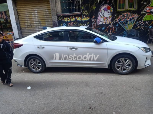 Hyundai Avante 2019 White Used for Sale - 3