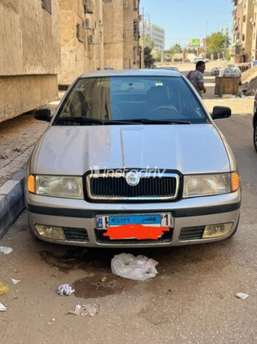 سكودا اوكتافيا A4 2004 فضي مستعملة للبيع - 1