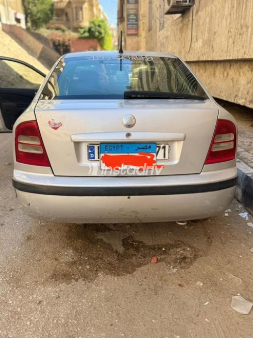 سكودا اوكتافيا A4 2004 فضي مستعملة للبيع - 2