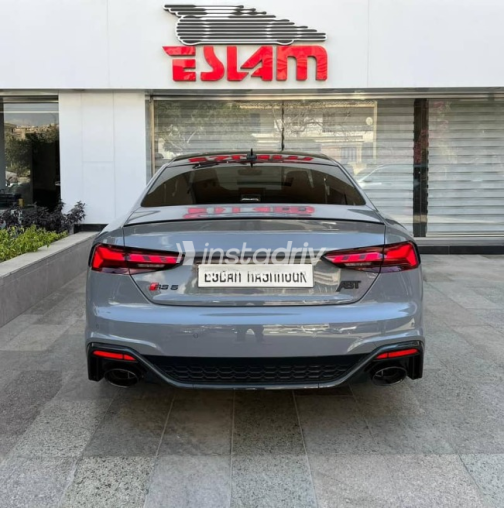 اودي RS5 2024 رمادي جديدة للبيع - 2