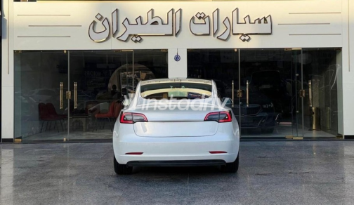 Tesla Model 3 2020 White Used for Sale - 5
