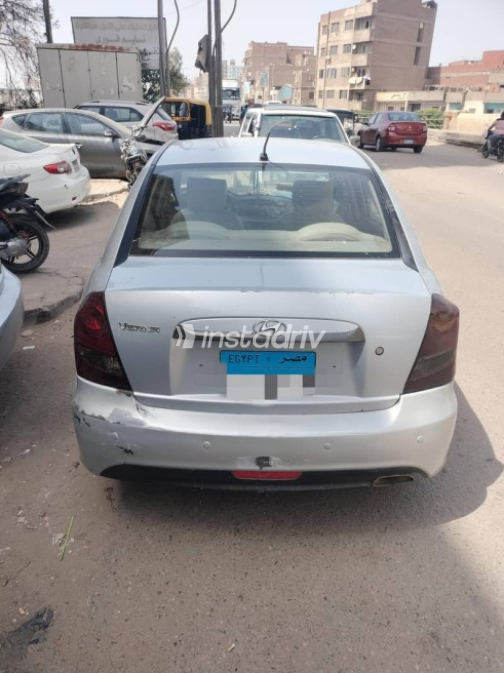 Hyundai Accent 2010 Silver Used for Sale - 2