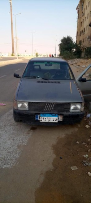 فيات اونو 1988 فضي مستعملة للبيع
