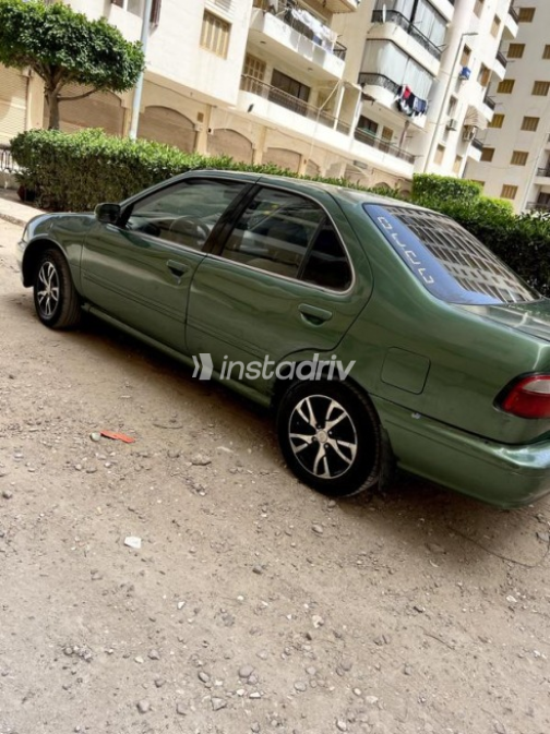 Nissan Sunny 2000 Green Used for Sale - 2