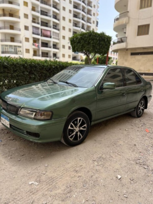 Nissan Sunny 2000 Green Used for Sale