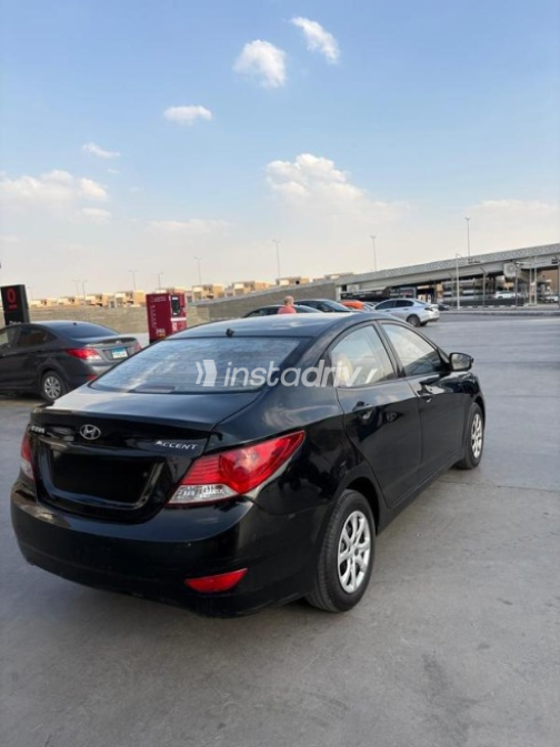 هيونداي اكسنت RB 2013 أسود مستعملة للبيع - 6