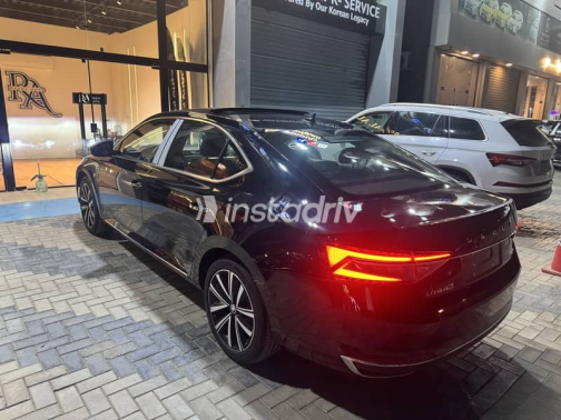 سكودا سوبيرب 2025 أسود جديدة للبيع - 4