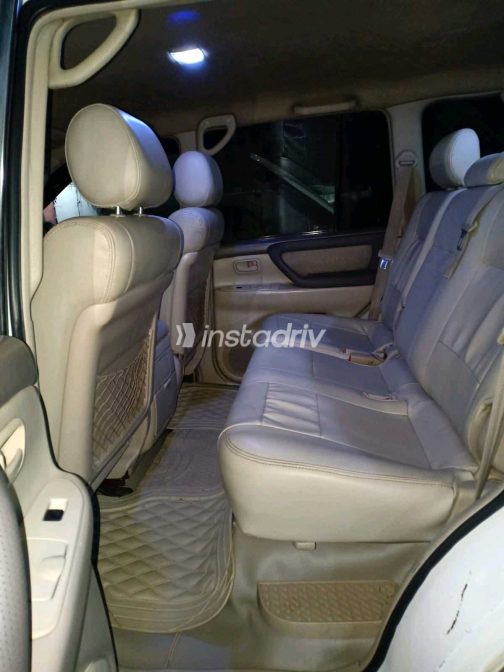 Toyota Land Cruiser 2006 White Used for Sale - 3