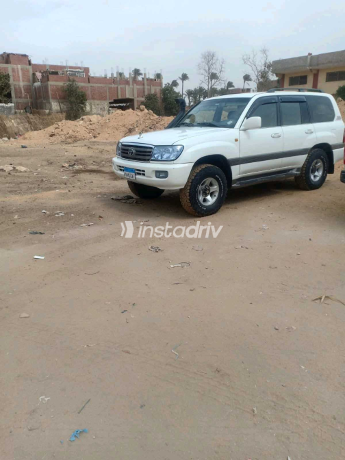 Toyota Land Cruiser 2006 White Used for Sale - 4
