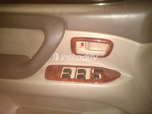 Toyota Land Cruiser 2006 White Used for Sale - 7