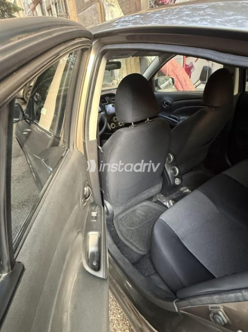 Nissan Sunny 2023 Gold Used for Sale - 2
