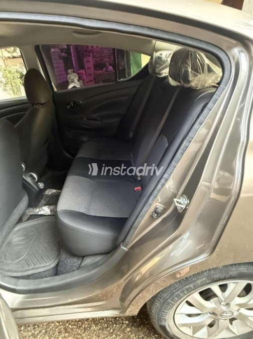 Nissan Sunny 2023 Gold Used for Sale - 3