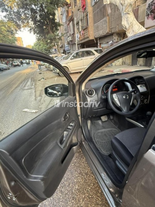 Nissan Sunny 2023 Gold Used for Sale - 6