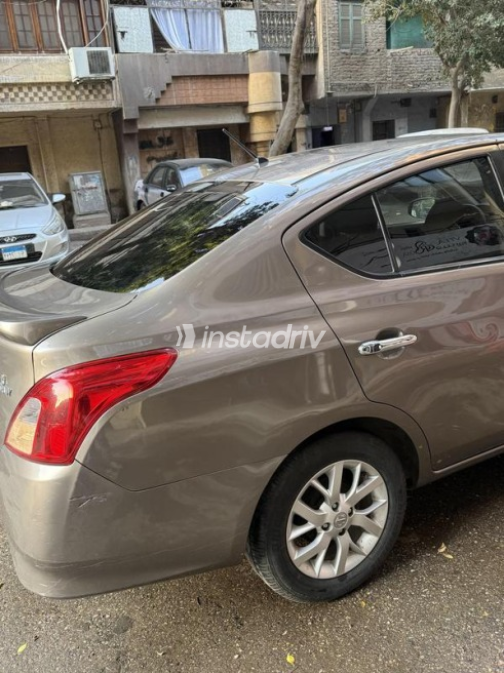 Nissan Sunny 2023 Gold Used for Sale - 7