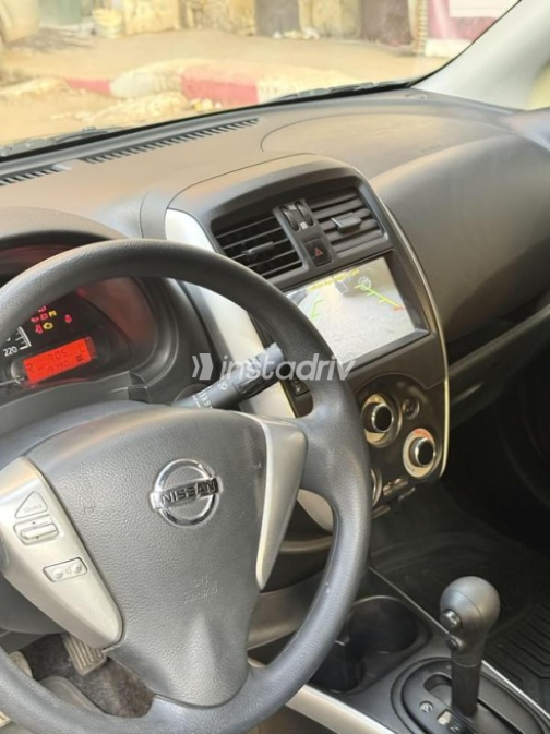 Nissan Sunny 2023 Gold Used for Sale - 9
