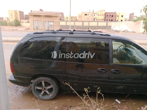 Chrysler Town & Country 2000 Black Used for Sale - 3