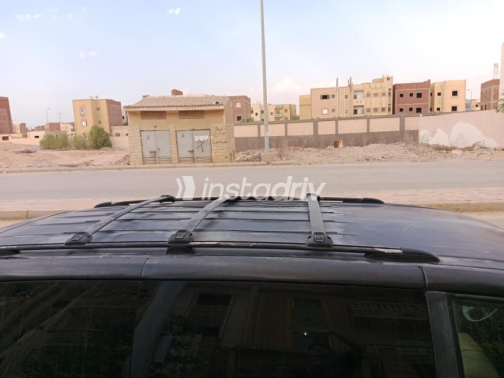 Chrysler Town & Country 2000 Black Used for Sale - 5