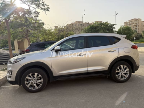 Hyundai Tucson 2021 Silver Used for Sale - 3