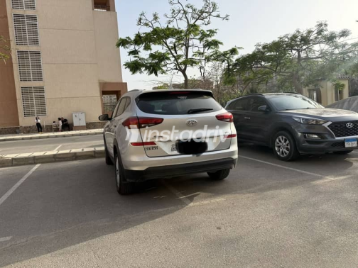 Hyundai Tucson 2021 Silver Used for Sale - 4