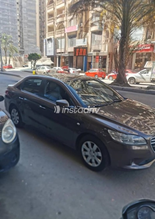 بيجو 301 2014 بني مستعملة للبيع - 3