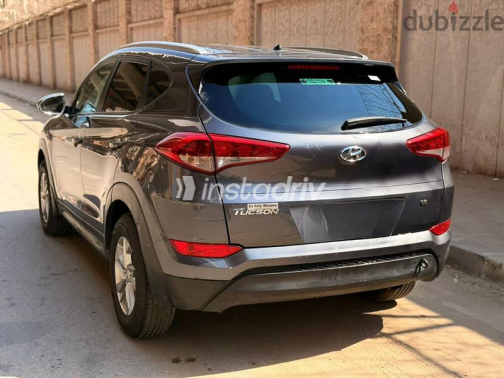 Hyundai Tucson 2017 Gray Used for Sale - 4