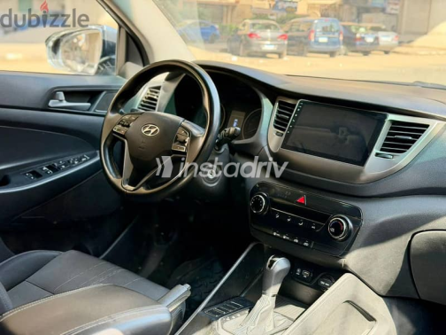 Hyundai Tucson 2017 Gray Used for Sale - 9