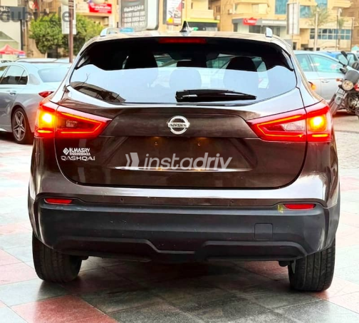 نيسان قشقاي 2019 بني مستعملة للبيع - 4
