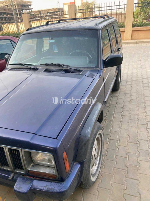 Jeep Cherokee 1999 White Used for Sale - 3
