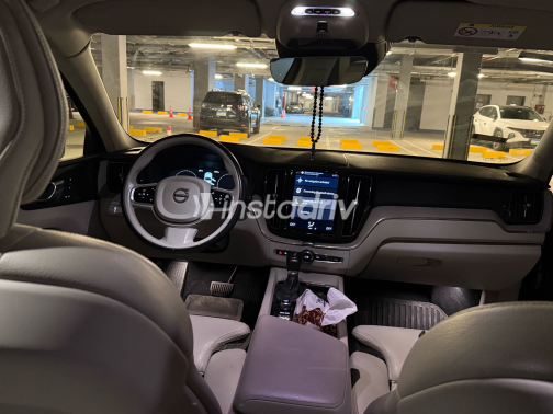فولفو XC60 2021 أسود مستعملة للبيع - 2