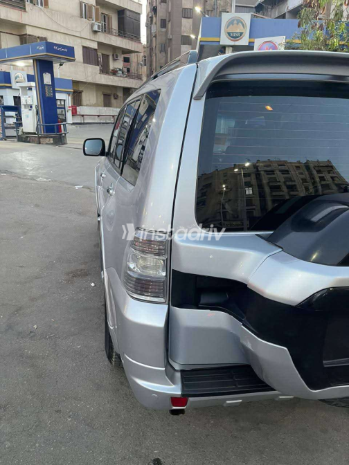 Mitsubishi Pajero 2015 Silver Used for Sale - 3