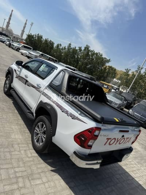 Toyota Hilux 2025 White New for Sale - 1