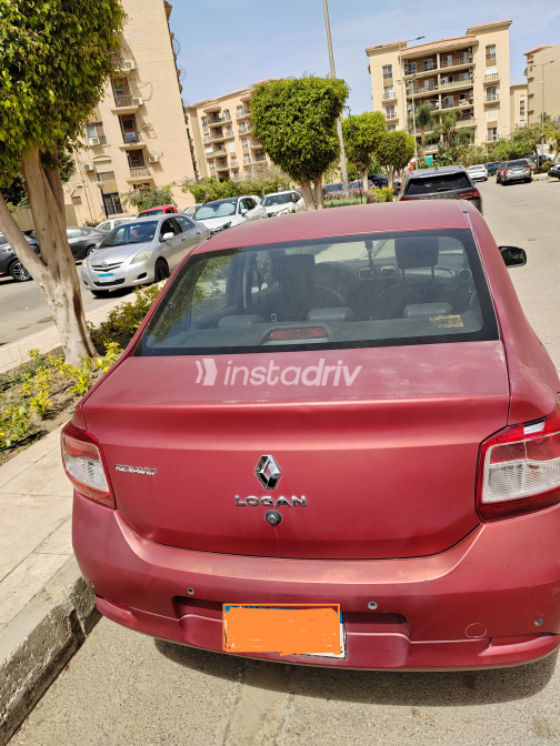 Renault Logan 2015 Red Used for Sale - 2