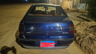 فيات سينا 2001 أزرق مستعملة للبيع