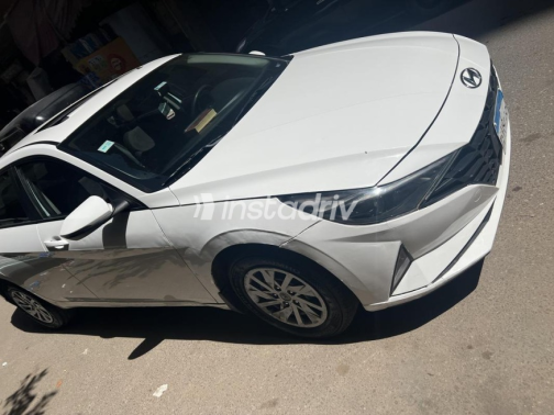 Hyundai Elantra CN7 2021 White Used for Sale - 3