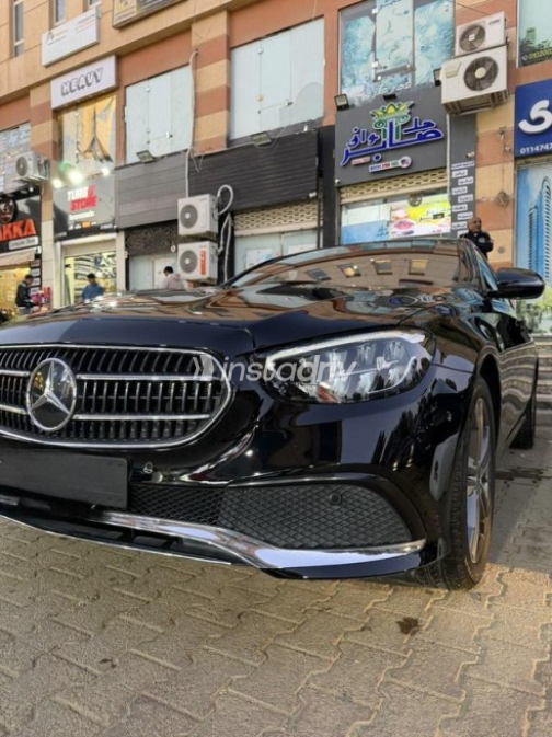 مرسيدس E 200 2022 أبيض مستعملة للبيع - 1