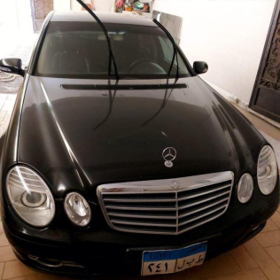 مرسيدس E 200 2007 أسود مستعملة للبيع