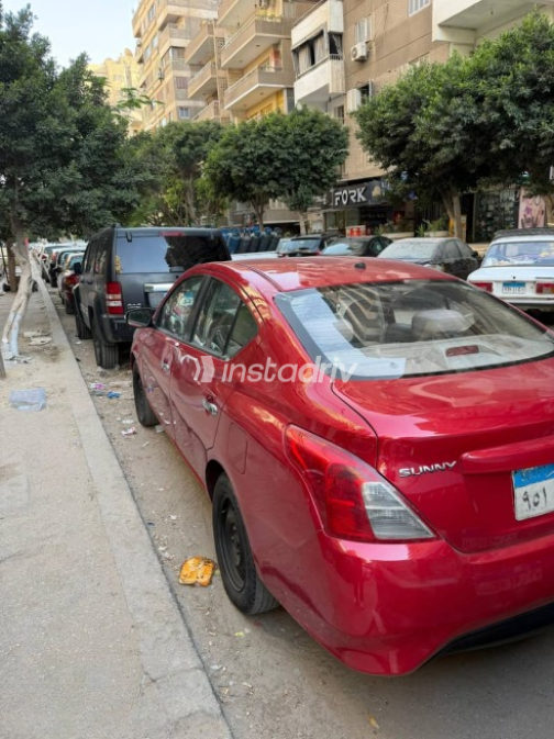 نيسان صنى 2020 أحمر مستعملة للبيع - 1