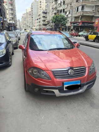بريليانس frv كروس 2015 أحمر غامق مستعملة للبيع