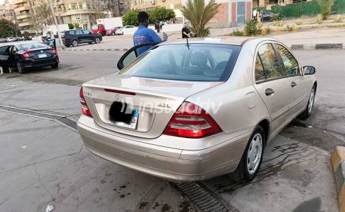 مرسيدس C 180 2002 ذهبي مستعملة للبيع - 7