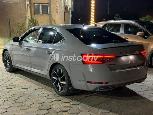 سكودا سوبيرب 2022 أبيض مستعملة للبيع - 3