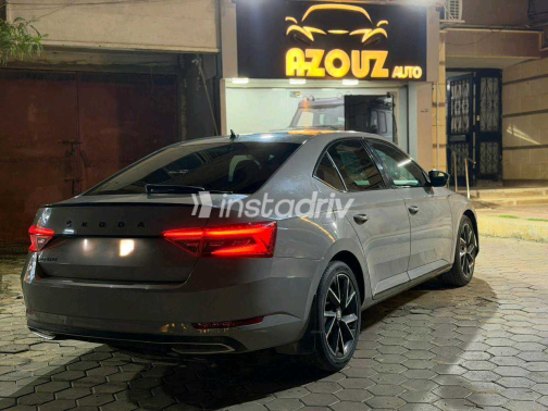 سكودا سوبيرب 2022 أبيض مستعملة للبيع - 5