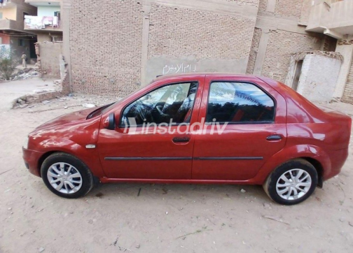 Renault Logan 2010 Red Used for Sale - 2