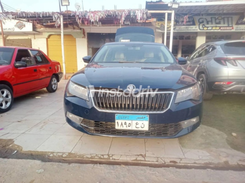 Skoda Superb 2018 White Used for Sale - 4