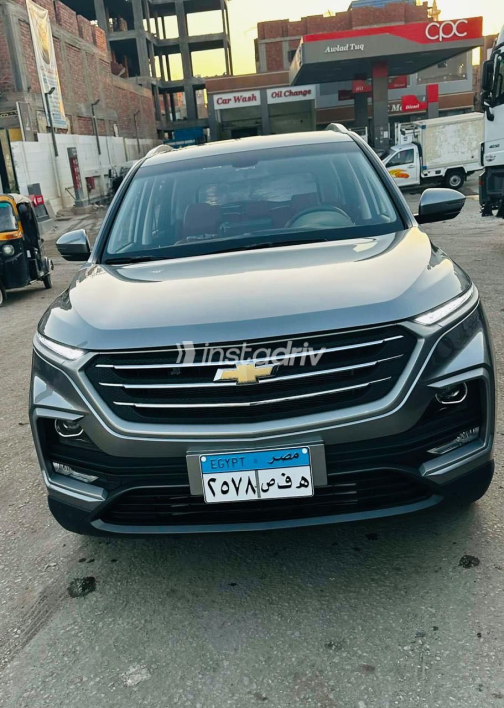 Chevrolet Captiva 2023 Gray Used for Sale - 2