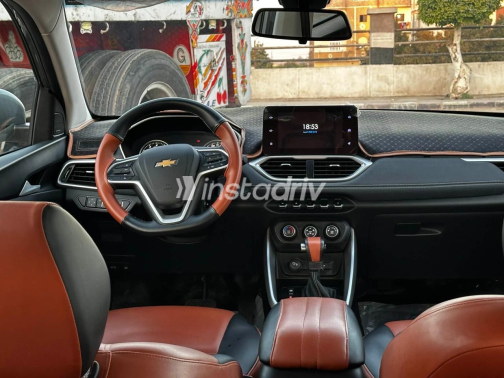 Chevrolet Captiva 2023 Gray Used for Sale - 3