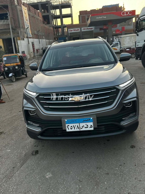 Chevrolet Captiva 2023 Gray Used for Sale - 4