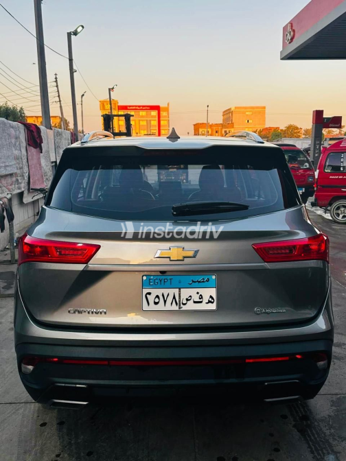 Chevrolet Captiva 2023 Gray Used for Sale - 5
