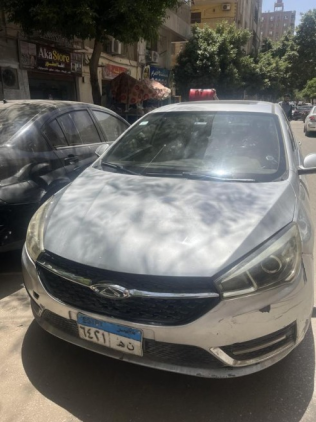 شيرى اريزو 5 2022 أبيض مستعملة للبيع
