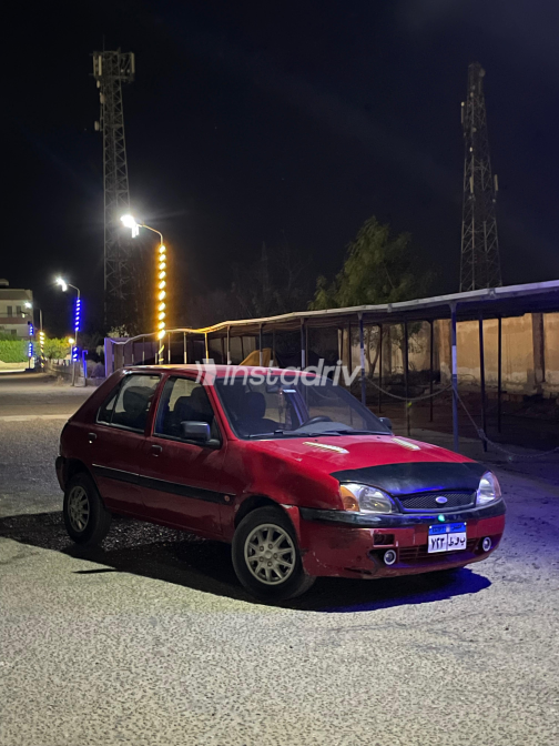 Ford Fiesta 2000 Red Used for Sale - 2